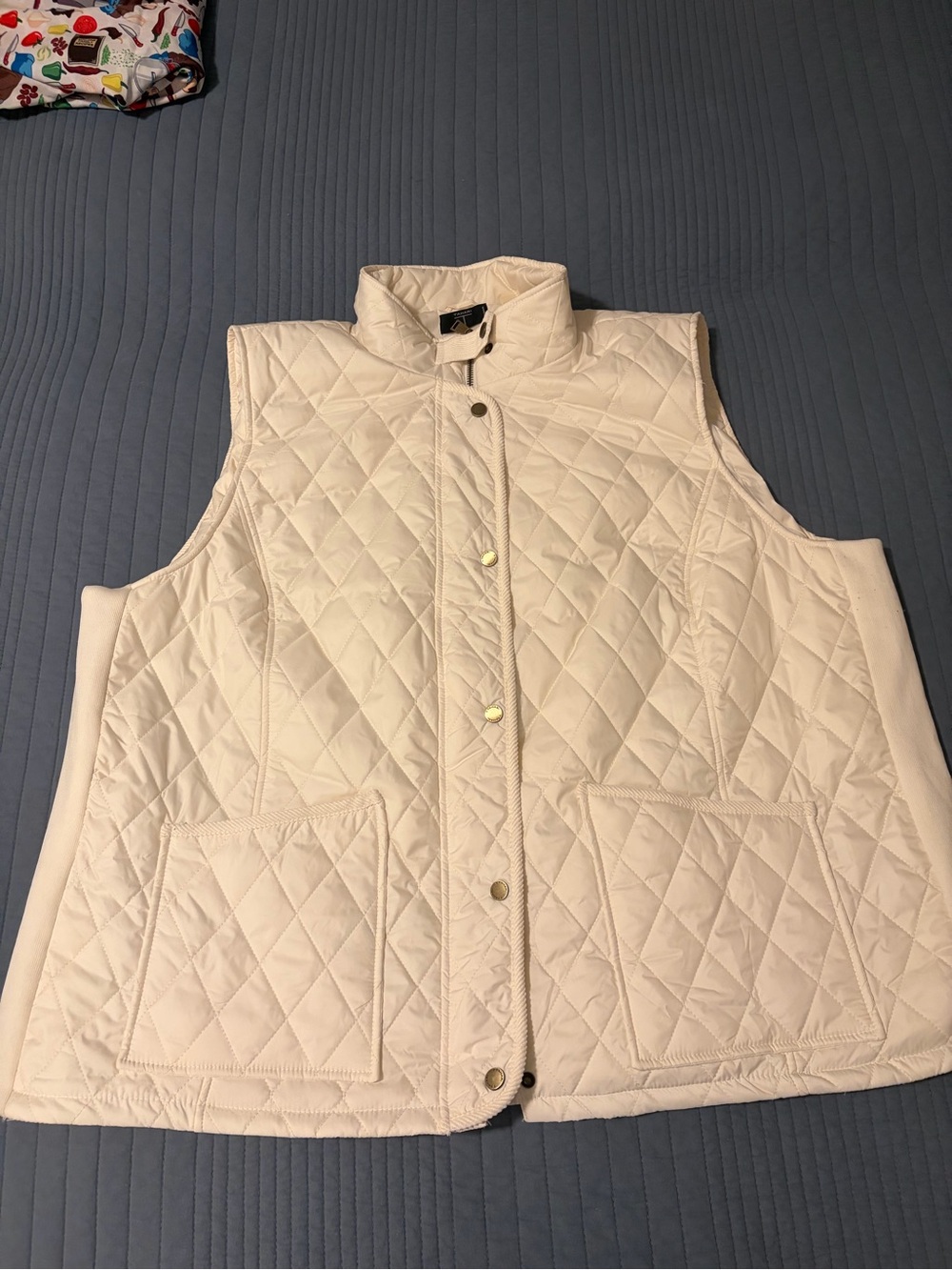 Plus-size Quilted Sleeveless Vest - Cream